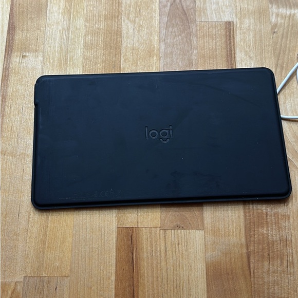 Logitech Black Tablet Keyboard - Picture 2 of 3